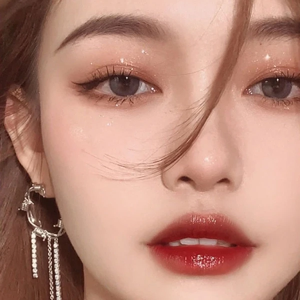 Shimmering Liquid Eyeshadow Women Eye Grooming Water Resistant Long Lasting Glit