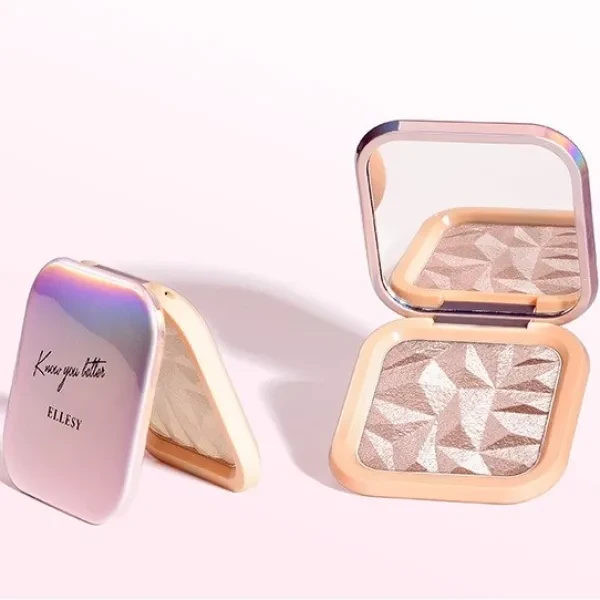 Glow Highlighter for Women's Face Makeup (Golden)