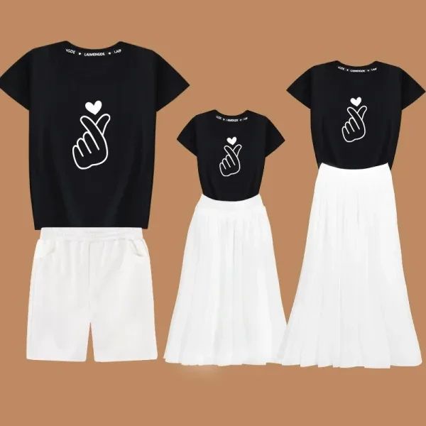 Black Heart Sign Print Mini T-Shirt - Women's Fashion