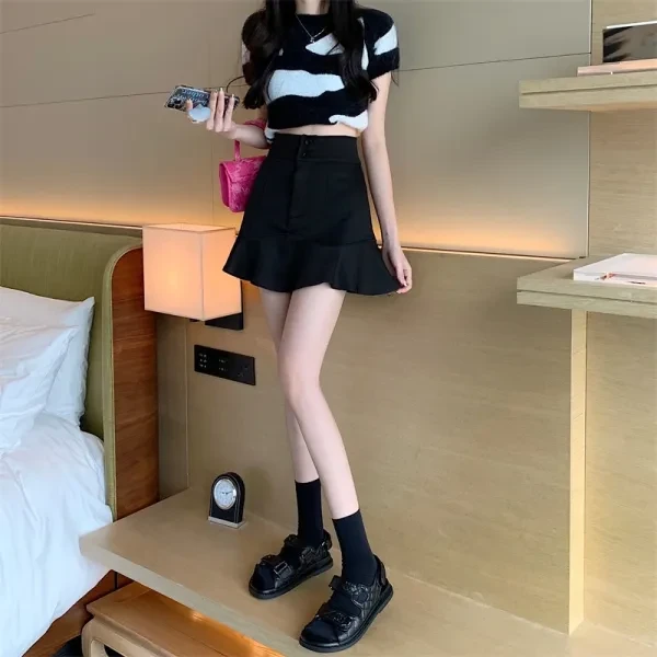 Black Retro Button Closure Flared Women's Mini Skirt A-Line Style