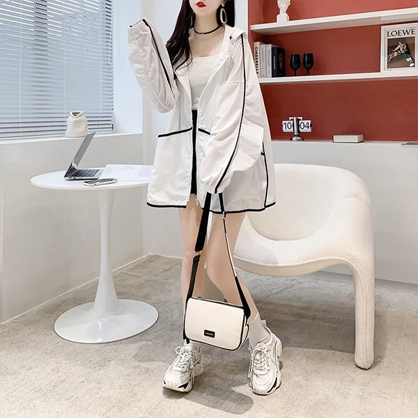 Breathable Thin Fabric Women Jacket Double Pockets Hoodie Neck Sun Protection Lo