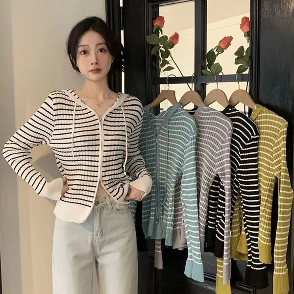 Stripes Pattern Full Sleeves Zip-Up Hoodie Top Hoodie Neck Jacket Style Double S