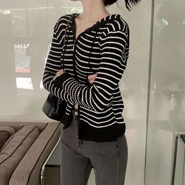 Stripes Pattern Full Sleeves Zip-Up Hoodie Top Hoodie Neck Jacket Style Double S