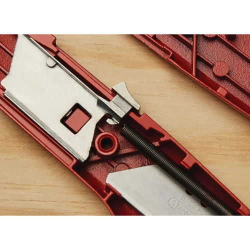 Stanley 0-10-189 Safety Knife 99E, Red