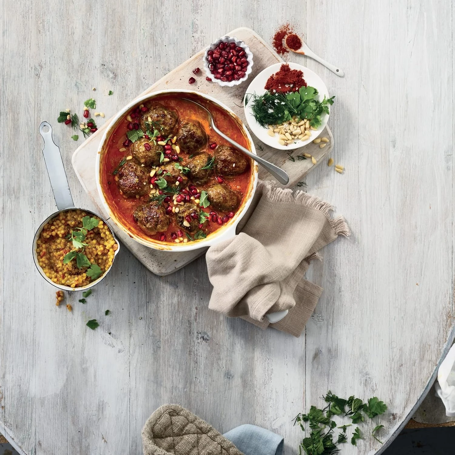 KENWOOD 22L Microwave Oven with Digital Display, 5 Power Levels, Defrost Functio