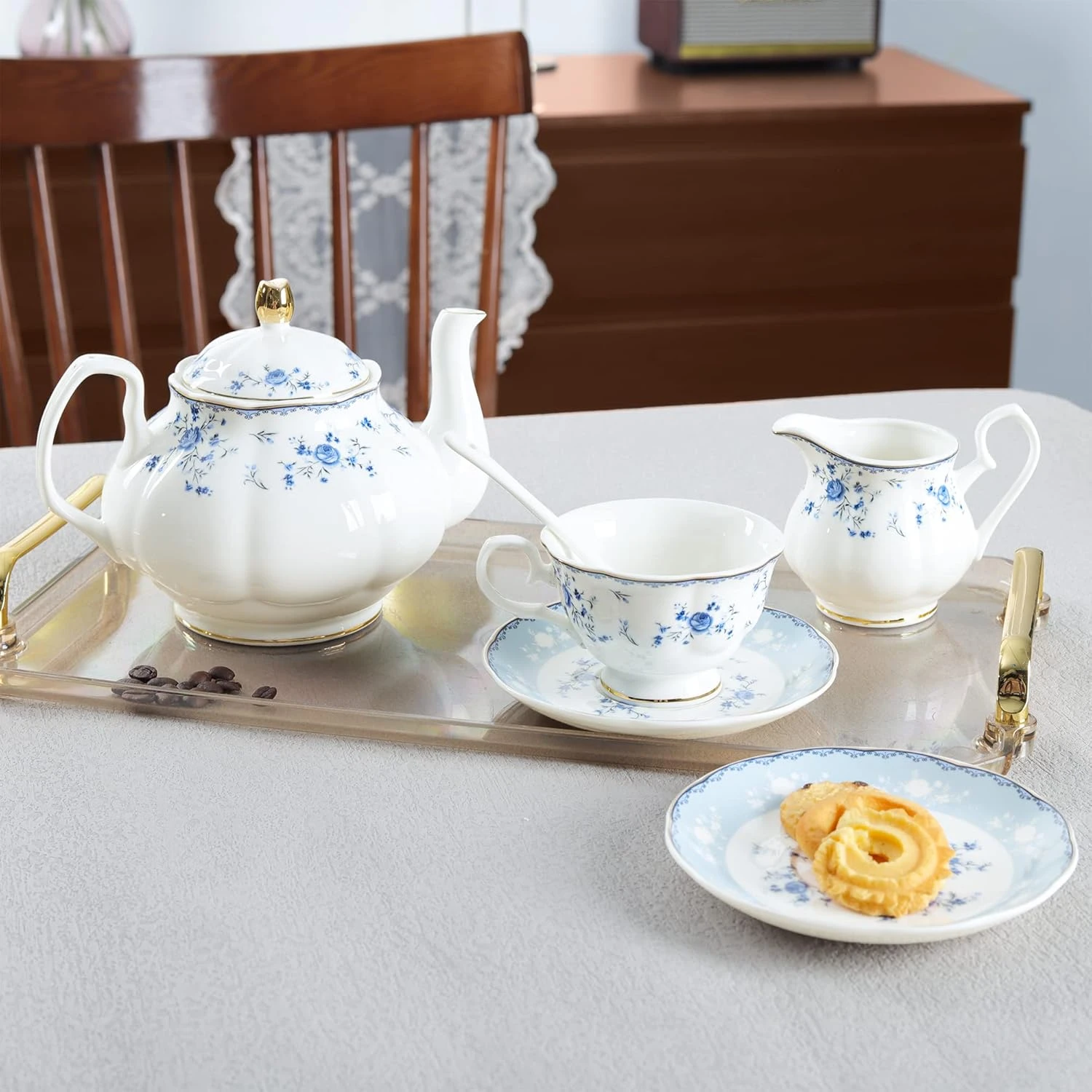 fanquare 15 Piece Blue Rose Porcelain Tea Set, British Floral Teapot with Tea Cu